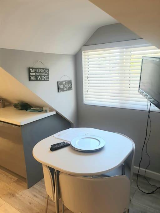 The Contemporary Studio Bracknell Exterior foto